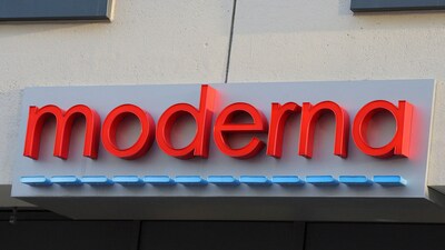 A sign marks the headquarters of the coronavirus disease (COVID-19) vaccine maker Moderna in Cambridge, Massachusetts, U.S., April 28, 2022. (REUTERS File)