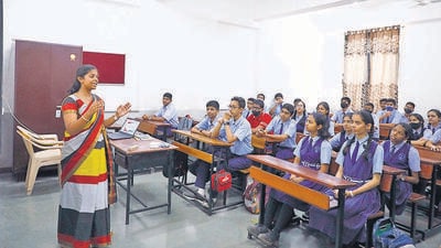 Pune, India - September 05, 2022: A classroom in session on Teacher's Day at Golwalkar Guruji School, Tilak Road, in Pune, India, on Monday, September 05, 2022. (Photo by Rahul Raut/HT PHOTO) (Rahul Raut/HT Photo) Pune, India - September 05, 2022: A classroom in session on Teacher's Day at Golwalkar Guruji School, Tilak Road, in Pune, India, on Monday, September 05, 2022. (Photo by Rahul Raut/HT PHOTO) (Rahul Raut/HT Photo)