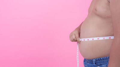 Cardiologist Dr. Alok Chopra highlights the issue of central obesity in Indian men, linking it to dietary habits and lifestyle choices. (Freepik) Cardiologist Dr. Alok Chopra highlights the issue of central obesity in Indian men, linking it to dietary habits and lifestyle choices. (Freepik)