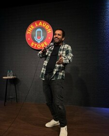 Enjoy comedian Gaurav Kapoor's live show this weekend