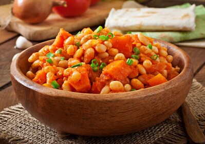 Roasted chickpeas can be a perfect alternative for savoury junk like chips. (Freepik) Roasted chickpeas can be a perfect alternative for savoury junk like chips. (Freepik)