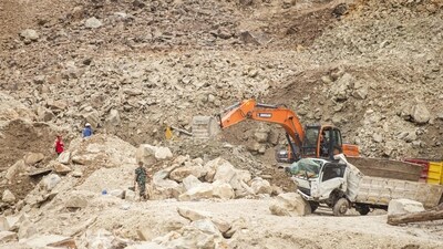 West Java's governor, Dedi Mulyadi, on his Instagram account said the site was dangerous and "does not meet safety standards for workers". (AFP) West Java's governor, Dedi Mulyadi, on his Instagram account said the site was dangerous and "does not meet safety standards for workers". (AFP)