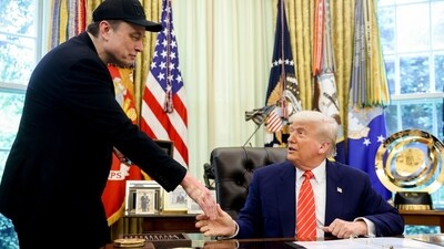 US President Donald Trump, right, and Elon Musk, chief executive officer of Tesla Inc., during a news conference in the Oval Office of the White House in Washington, DC, US, on Friday, May 30, 2025. The event gives an opportunity for the president and his largest campaign benefactor to dispel any notion of an acrimonious divorce. Photographer: Francis Chung/Politico/Bloomberg (Bloomberg) US President Donald Trump, right, and Elon Musk, chief executive officer of Tesla Inc., during a news conference in the Oval Office of the White House in Washington, DC, US, on Friday, May 30, 2025. The event gives an opportunity for the president and his largest campaign benefactor to dispel any notion of an acrimonious divorce. Photographer: Francis Chung/Politico/Bloomberg (Bloomberg)