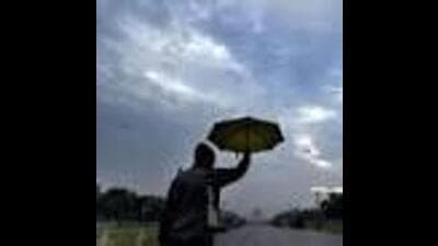 The meteorological centre in Srinagar reiterated its prediction of stormy weather for next couple of days. (File) The meteorological centre in Srinagar reiterated its prediction of stormy weather for next couple of days. (File)