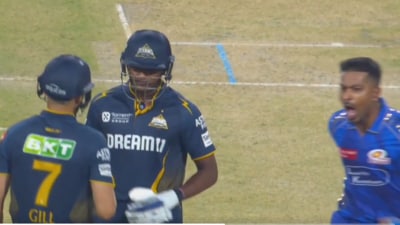 Hardik Pandya celebrates in front of Shubman Gill (X) Hardik Pandya celebrates in front of Shubman Gill (X)