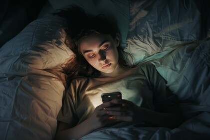 The study reveals that screen activities post-bedtime harm sleep more than pre-bedtime usage. (Freepik) The study reveals that screen activities post-bedtime harm sleep more than pre-bedtime usage. (Freepik)