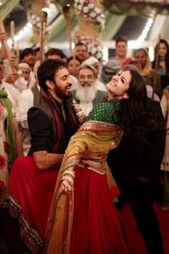 Matru Ki Bijlee Ka Mandola – Desi quirk meets boho cool (Pinterest) Matru Ki Bijlee Ka Mandola – Desi quirk meets boho cool (Pinterest)