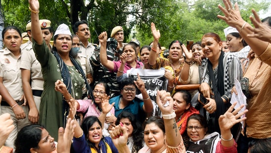 Women raise slogans as they stage a protest over the killing of the Uttarakhand receptionist and demanding justice for her in Delhi. (ANI File)