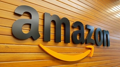 An Amazon employee's job start is delayed due to H1B visa complications, and now explores a solution on Reddit. REUTERS/Abhishek N. Chinnappa/File Photo (REUTERS)