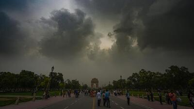Dark clouds above Kartavya Path in New Delhi on Saturday. (Sanchit Khanna/HT Photo) Dark clouds above Kartavya Path in New Delhi on Saturday. (Sanchit Khanna/HT Photo)