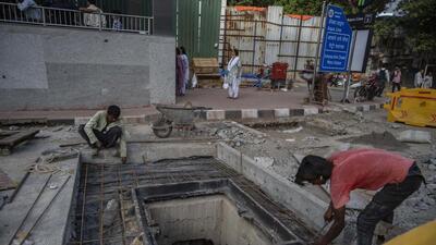 Incomplete BMC road repairing work at Acharya Atre Chowk Metro Station, Worli in Mumbai (Photo by Satish Bate/ Hindustan Times) (Hindustan Times) Incomplete BMC road repairing work at Acharya Atre Chowk Metro Station, Worli in Mumbai (Photo by Satish Bate/ Hindustan Times) (Hindustan Times)