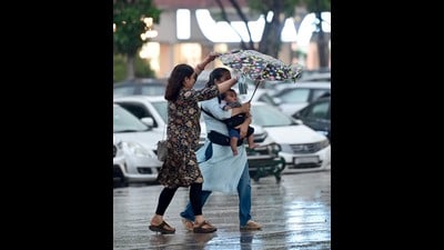 With another spell of rain and gusty winds on the last day, May concluded on a pleasant note. (Ravi Kumar/HT) With another spell of rain and gusty winds on the last day, May concluded on a pleasant note. (Ravi Kumar/HT)
