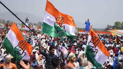 Cong to go solo in BMC elections, decision taken at meeting in New Delhi Cong to go solo in BMC elections, decision taken at meeting in New Delhi