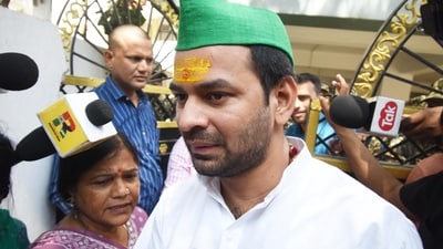 Tej Pratap Yadav writes letter to father Lalu Yadav after RJD ouster (HT Photo)