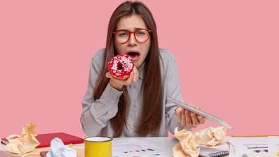 How high sugar intake damages collagen and elastin, ageing your skin. (Freepik) How high sugar intake damages collagen and elastin, ageing your skin. (Freepik)