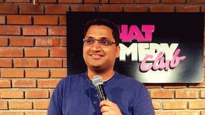 Comedian Gauav Gupta roasts a Pakistani man who came to watch his show in US. Comedian Gauav Gupta roasts a Pakistani man who came to watch his show in US.