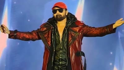 Himmesh Reshammiya performs in Mumbai as a part of his Cap Mania Tour. Himmesh Reshammiya performs in Mumbai as a part of his Cap Mania Tour.