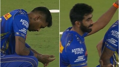Jasprit Bumrah (R) consoles Hardik Pandya after MI's loss against PBKS (X)