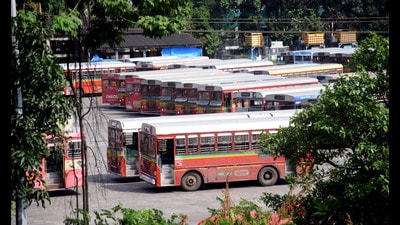 Mumbai, India - April 27, 2017: The Brihanmumbai Electric Supply and Transport (BEST) undertaking operated repainted an AC buses with new white-yellow colour scheme on Bandra-BKC route in Mumbai, India, on Thursday, April 27, 2017. (Photo by Kunal Patil/Hindustan Times) (Kunal Patil/HT Photo) Mumbai, India - April 27, 2017: The Brihanmumbai Electric Supply and Transport (BEST) undertaking operated repainted an AC buses with new white-yellow colour scheme on Bandra-BKC route in Mumbai, India, on Thursday, April 27, 2017. (Photo by Kunal Patil/Hindustan Times) (Kunal Patil/HT Photo)