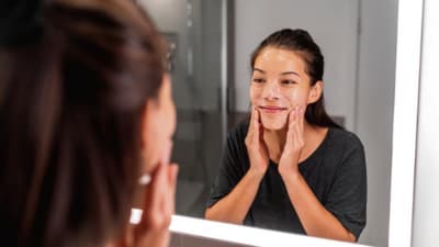 Raw milk can be used as a cleanser, mask, or toner for your face, but experts caution that this depends on your skin type. (Adobe Stock)