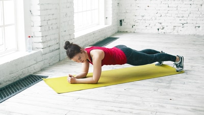 Planks can improve core strength. (Freepik) Planks can improve core strength. (Freepik)