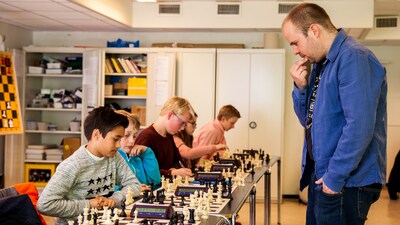 Bjarte Leer-Helgesen takes part in a chess simulation event. (Kjell R Karlsson) Bjarte Leer-Helgesen takes part in a chess simulation event. (Kjell R Karlsson)