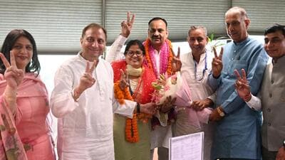 BJP candidates after their victory in zonal ward committees. (Sonu Mehta/HT) BJP candidates after their victory in zonal ward committees. (Sonu Mehta/HT)