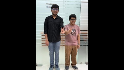 Piusa Das (right) achieved AIR 29 and Arnav Jindal AIR 38. (HT) Piusa Das (right) achieved AIR 29 and Arnav Jindal AIR 38. (HT)