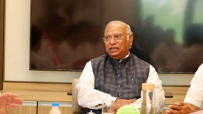 "Mallikarjun Kharge's photo deliberately left out from Congress' official Goa Statehood Day banner - a snub to the party's own national president?" the BJP said. ( ANI) "Mallikarjun Kharge's photo deliberately left out from Congress' official Goa Statehood Day banner - a snub to the party's own national president?" the BJP said. ( ANI)