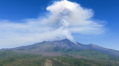 The Mount Etna volcano in the Italian island of Sicily had shown signs of activity earlier in the evening, but things quickly escalated. (AP) The Mount Etna volcano in the Italian island of Sicily had shown signs of activity earlier in the evening, but things quickly escalated. (AP)