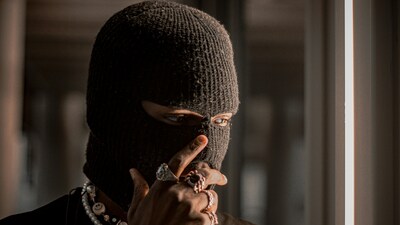 A masked man entered the bank and threatened employees with a knife (Representational Image/Pexel) A masked man entered the bank and threatened employees with a knife (Representational Image/Pexel)