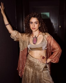 Actor Sanya Malhotra has openly accepted her curly hair on and off screen (instagram) Actor Sanya Malhotra has openly accepted her curly hair on and off screen (instagram)