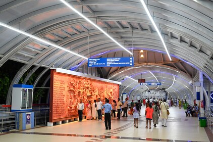 Skywalk at Kalighat in Kolkata (HT) Skywalk at Kalighat in Kolkata (HT)