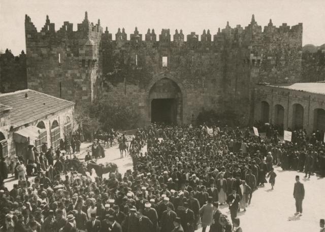 An Arab anti-Zionist demonstration near the Damascus Gate in Jerusalem on March 8, 1920. (Shutterstock)