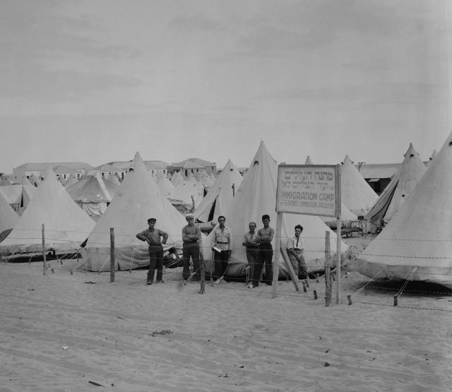 Newly arrived Jews at an immigration camp of the Zionist Commission to Palestine at Tel Aviv, 1920. (Shutterstock)