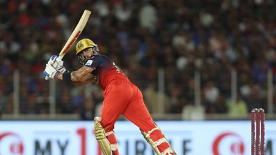 Virat Kohli struck a mere three fours — two after the ninth over — as he got his 43 runs off 35 balls at 122.85 but RCB managed to post a fighting 190/9 in 20 overs.&nbsp; (REUTERS)