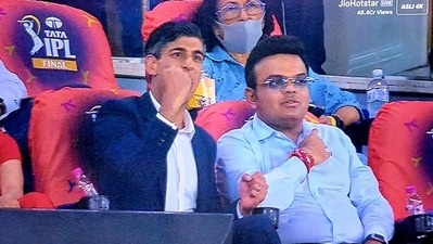 Rishi Sunak's wild celebration on Prabhsimran Singh's wicket Rishi Sunak's wild celebration on Prabhsimran Singh's wicket