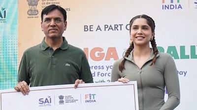 Sharvari was officially appointed as the Young Fit India Icon by Mansukh Mandaviya, Minister of Youth Affairs and Sports. Sharvari was officially appointed as the Young Fit India Icon by Mansukh Mandaviya, Minister of Youth Affairs and Sports.