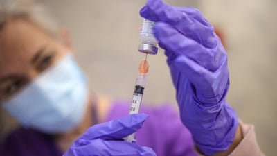 How Moderna Went From Pandemic Hero to Vaccine Victim How Moderna Went From Pandemic Hero to Vaccine Victim