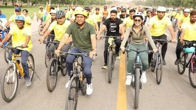 Union Minister of Youth Affairs & Sports and Labour & Employment, Dr Mansukh Mandaviya, Bollywood actor Sharvari, and others cycled along at Kartavya Path in Delhi, on Sunday. Union Minister of Youth Affairs & Sports and Labour & Employment, Dr Mansukh Mandaviya, Bollywood actor Sharvari, and others cycled along at Kartavya Path in Delhi, on Sunday.