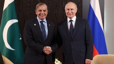 Pakistani delegation on Tuesday delivered a personal letter from Prime Minister Shehbaz Sharif to President Vladimir Putin. (REUTERS)