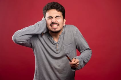 Migraine is often accompanied by symptoms such as nausea, vomiting, and heightened sensitivity to light and sound. (Freepik) Migraine is often accompanied by symptoms such as nausea, vomiting, and heightened sensitivity to light and sound. (Freepik)