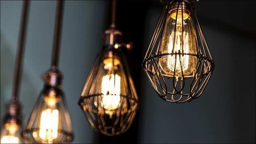 Nighttime artificial lights exposure may elevate thyroid cancer risk. (Photo by Francesco Casalino on Unsplash)