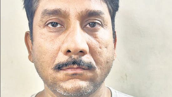 Serial housebreaker bought plot, booked flat in Malad using booty