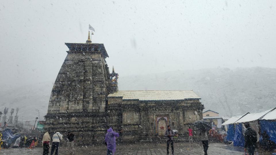 Snowfall in Hemkund Sahib area.
