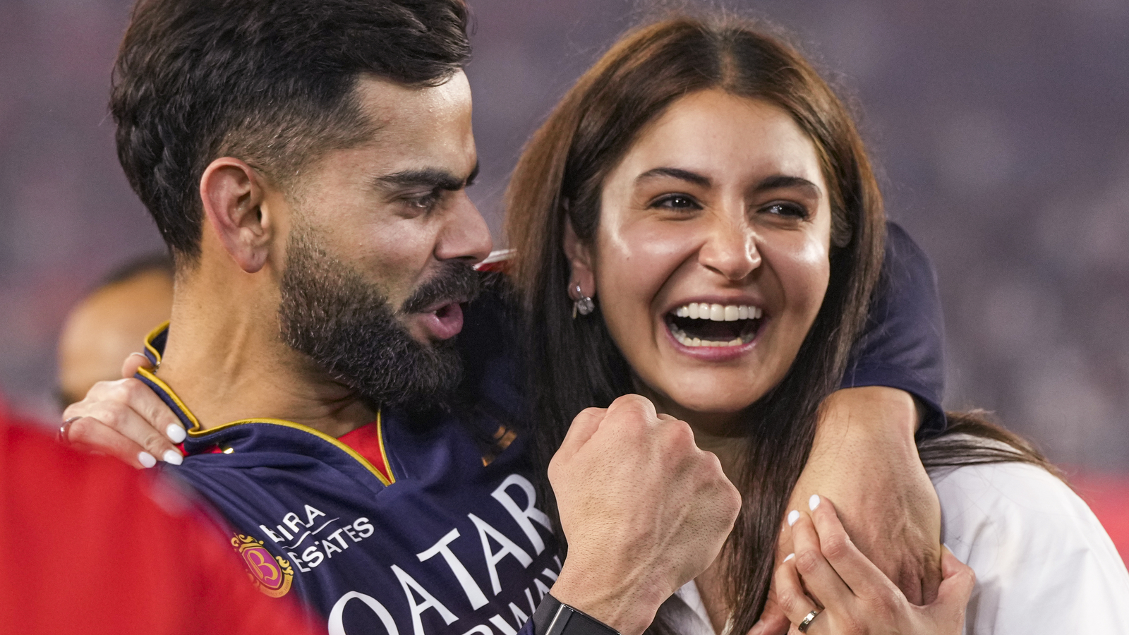 Anushka Sharma Wore A Luxurious Watch To Celebrate Virat Kohli RCB s Anushka Sharma Wore A Luxurious Watch To Celebrate Virat Kohli RCB s