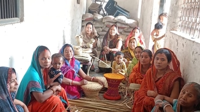 Tribal women make exquisite products with wild plants at Laukaria village in West Champaran district, Bihar, India, Monday,31, 2025.(Photo by / Hindustan Times)
