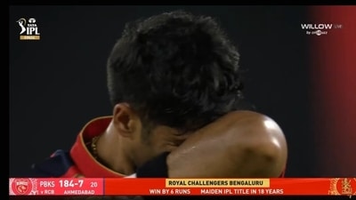 Shashank Singh was left in tears after Punjab Kings failed to chase down 191 against Royal Challengers Bengaluru in the IPL 2025 Final. (Screengrab) Shashank Singh was left in tears after Punjab Kings failed to chase down 191 against Royal Challengers Bengaluru in the IPL 2025 Final. (Screengrab)