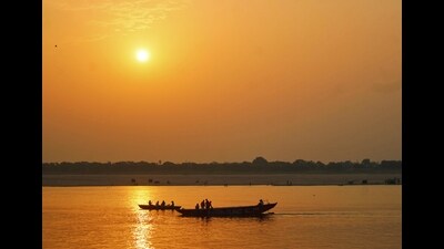 On Wednesday, the top five hottest U.P. cities were Banda 40.8 (2.7 below normal), Jhansi 39.5 (-2.9), Kanpur (IAF) 39.4, Orai 39.4 (-1.8) and Prayagraj 39.2 (-2.9) degrees. (Rajesh Kumar/HT)