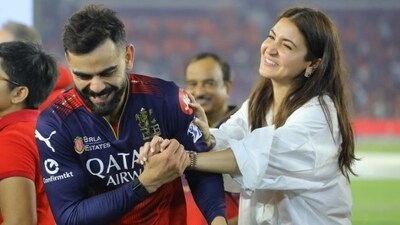 Virat Kohli shared heartwarming post for Anushka Sharma from RCB's victory parade Virat Kohli shared heartwarming post for Anushka Sharma from RCB's victory parade